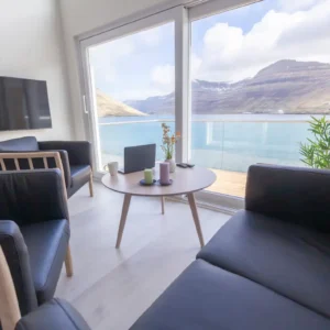 Klaksvík: Luxury Panorama Boat House 1