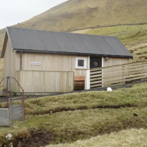 Syðradalur: Cosy house by the sea