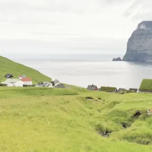 Mikladalur: Nice spacious house