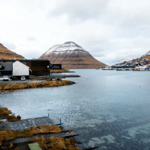 Klaksvík: The Yellow house by the sea